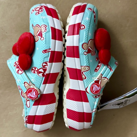 NWT Crocs Disney Parks Mickey Mouse Holiday Treats Classic Clogs - Picture 4 of 8